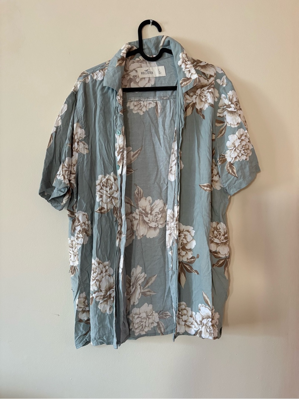 Hollister Light Blue Floral Button-Up Shirt Large